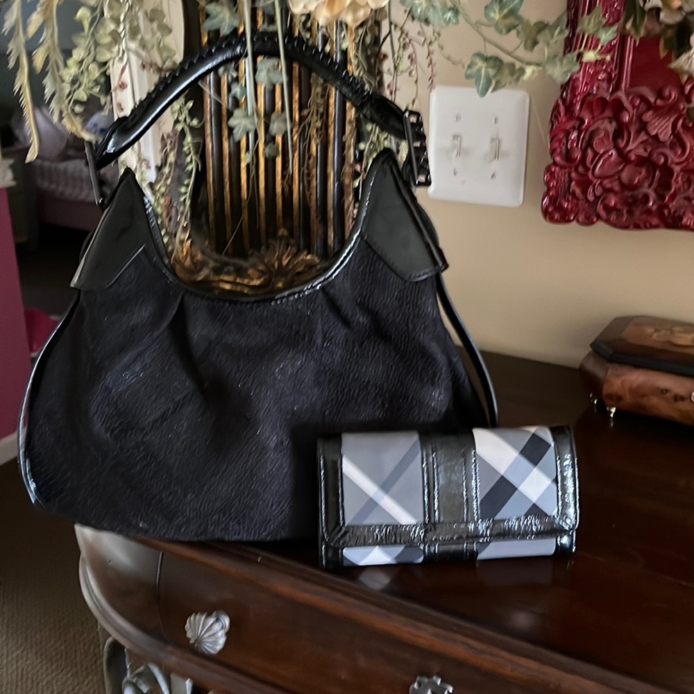 Burberry wallet and purse, used but in excellent condition